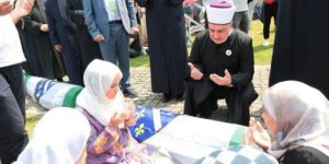 Reisul-ulema obišao tabute 30 žrtava genocida