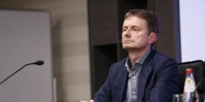 UŽAS U PROGRAMU UŽIVO: Vučićev kum doživio moždani udar Darko-Glisic