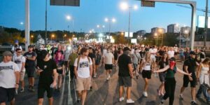 Nemiri na ulicama gradova Srbije ne prestaju: Nema straha od režima nemiri-na-ulicama-gradova-srbije-ne-prestaju-nema-straha-od-rezima-no_689e2c23b30ee