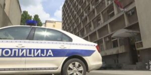 Unuk osumnjičen da je zaklao babu i dedu Srbija-policija-2-10-1000×576-1