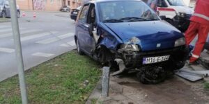 Nesreća u Tuzli: Bježao policiji, udario vozilo pa završio u potpornom zidu b3a435f2-fefd-4941-8e3f-9ed690640504-768x576