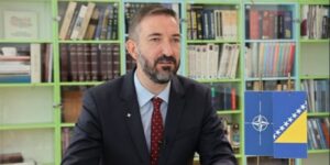 ee366b52-024c-4b64-9bac-f4b16183e58d