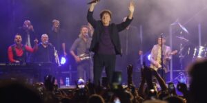 Spektakl u Banjaluci! Velikim koncertom Zdravko Čolić pokazao zašto je miljenik publike FOTO/VIDEO zdravko-colic-Banjaluka-kastel-768×505-1