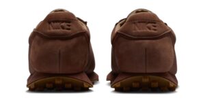 https___hypebeastcom_image_2025_10_20_aritzia-nike-ld-1000-fauna-brown-IO1824-244-release-info-005-1024x682-1