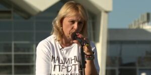 Grozno: Majci preminulog dječaka u Novom Sadu puštali pjesmu ‘Pošla majka sina da potraži ‘ 6906242e-4360-45a7-ab52-412258c67f20-dijana-hrka-preview