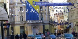 Prvi mart, Dan nezavisnosti BiH, ove godine pada u nedjelju: Hoće li ponedjeljak biti radni? 603e916d-0930-4e93-8e55-08780a0a0a78-dan-nezavisnosti-bih-zastava-titova-preview