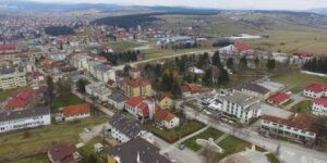 Filmske scene u Sokocu: Narodna poslanica Nikolina Šljivić u centru dramatičnih događaja koji su okončani OPTUŽNICOM rs-Foto-SO-Sokolac