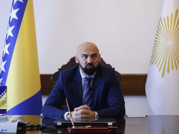 Ramo Isak: ‘Govor mržnje i veličanje ratnih zločinaca neću tolerisati’