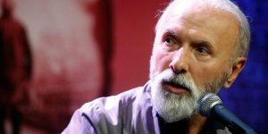 Dino Merlin: U susret našim noćima na Koševu, ovu pjesmu dajem vam na dar – Zbog tebe Dino-Merlin