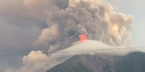 Erupcija vulkana Fuego izazvala evakuacije erupcija-vulkana-fuego-izazvala-evakuacije-fuegoo1_6a72cb6a12b8e