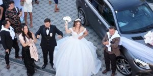 Bh. pjevač Hule oženio sina, svadba ima više pregleda nego pola pjesama hq720 (3)